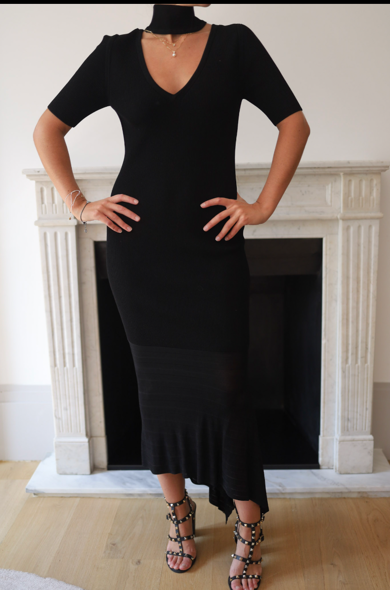 Vestido negro midi asimétrico con cuello halter – OPENING CEREMONY (Talla S)