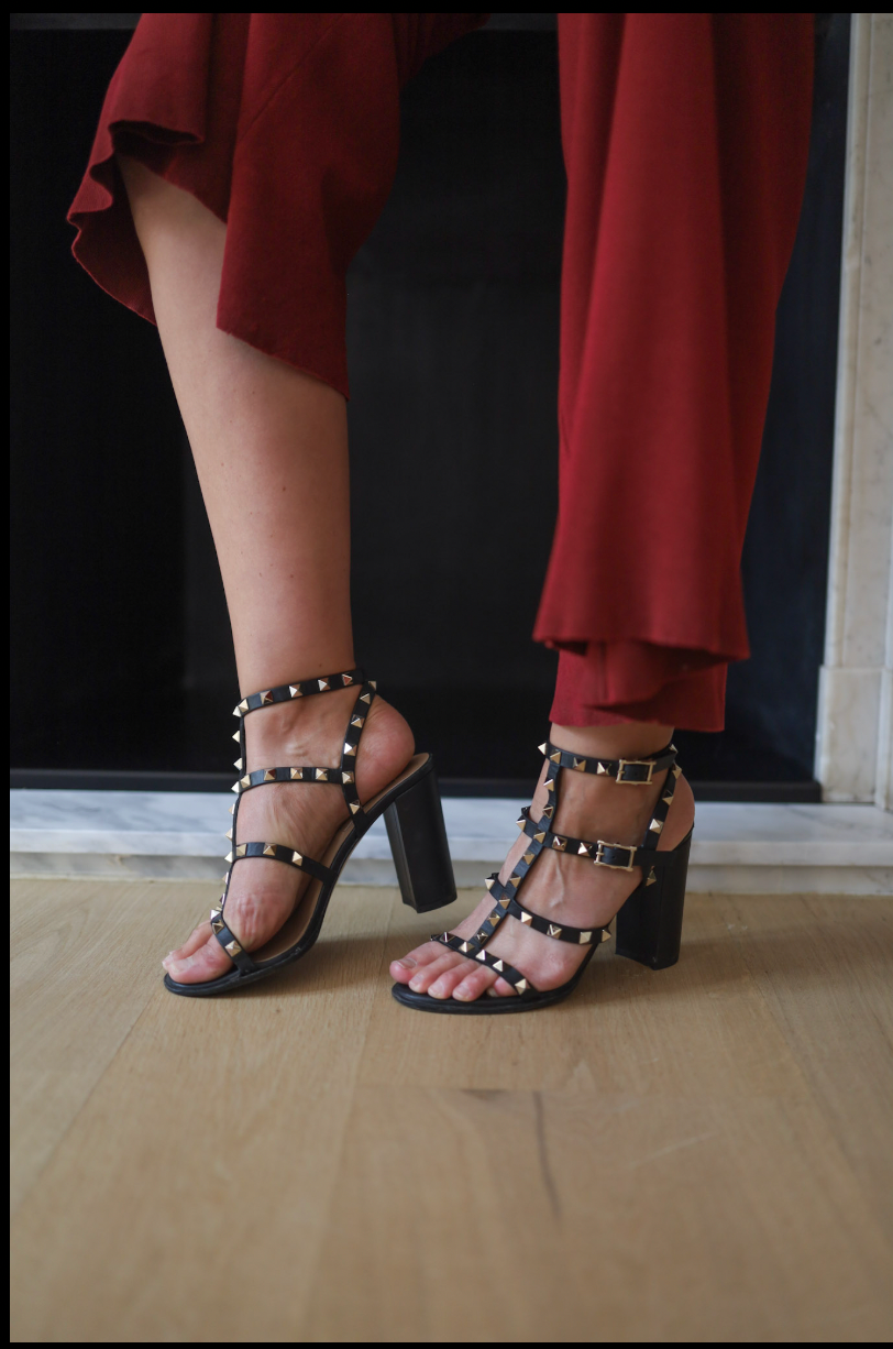 Sandalias negras con tachuelas – VALENTINO Rockstud (Talla 38)