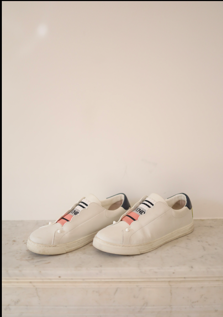 Tenis Fendi blancos con elástico multicolor – Talla 38