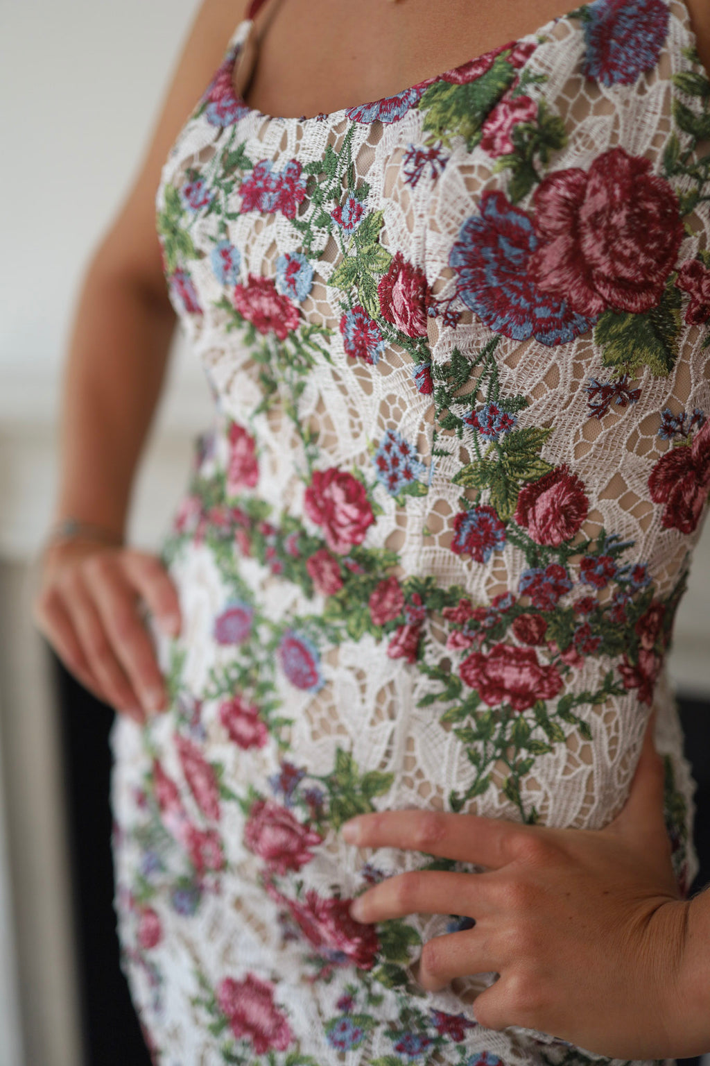 Vestido largo de encaje floral – Marchesa Notte (Talla 2 US / 36 EU)