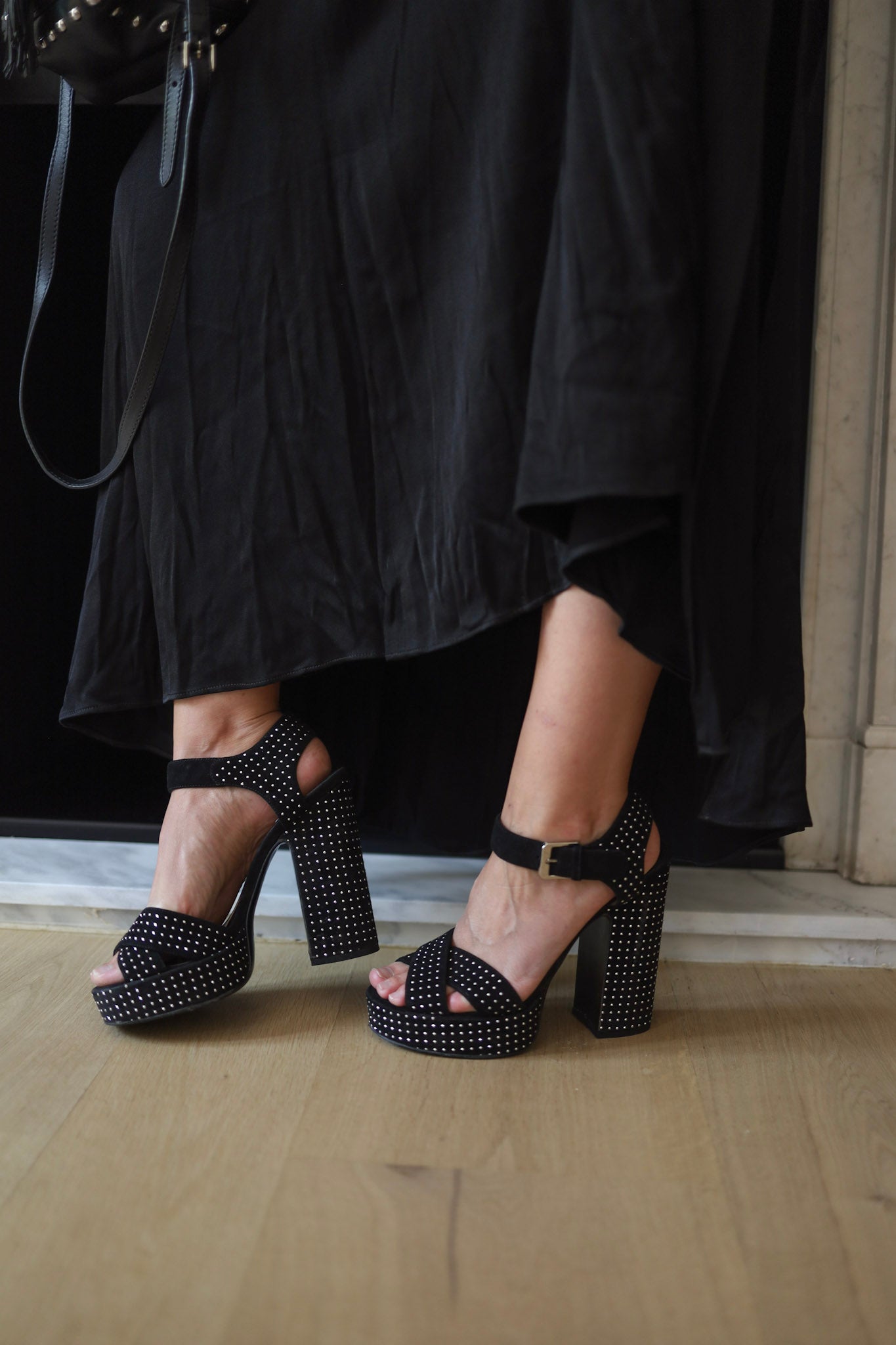 Falda negra de seda L’Agence – Talla S