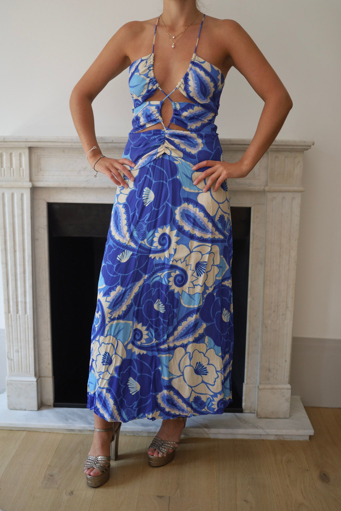 Vestido largo estampado azul con cut outs – FARM Rio (Talla M)